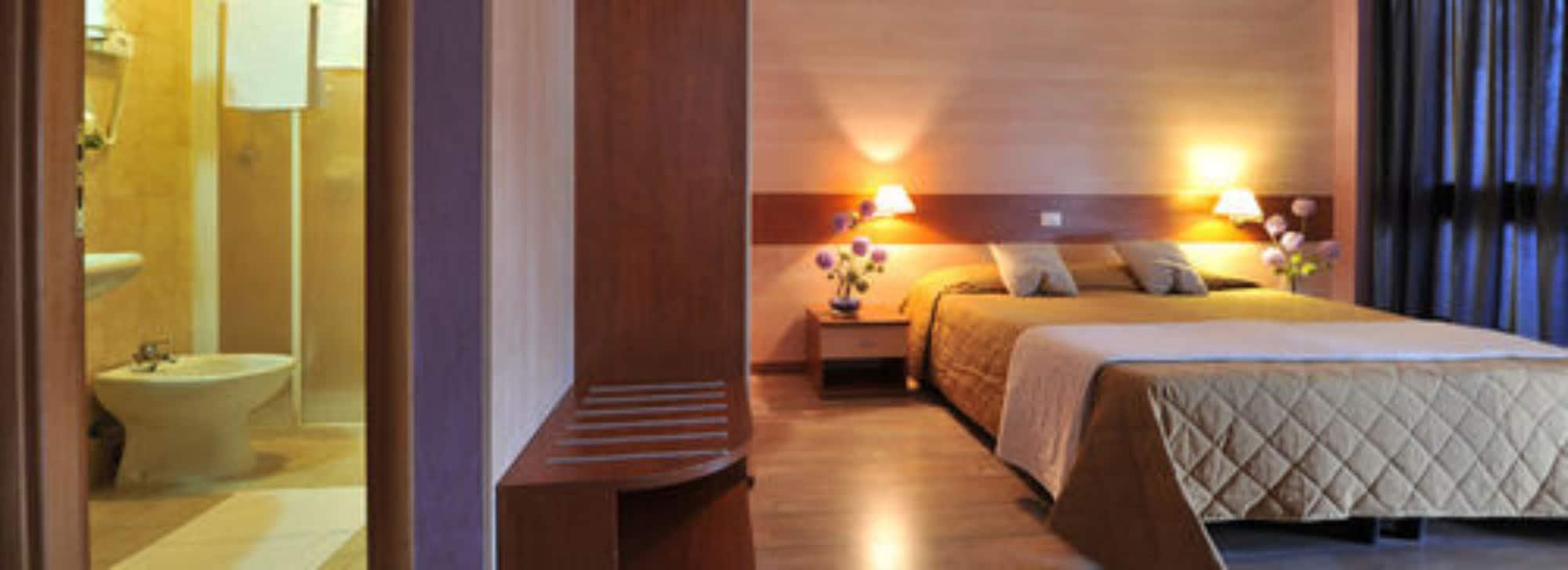 Hotel Centro Turistico Gardesano بوسولينغو المظهر الخارجي الصورة