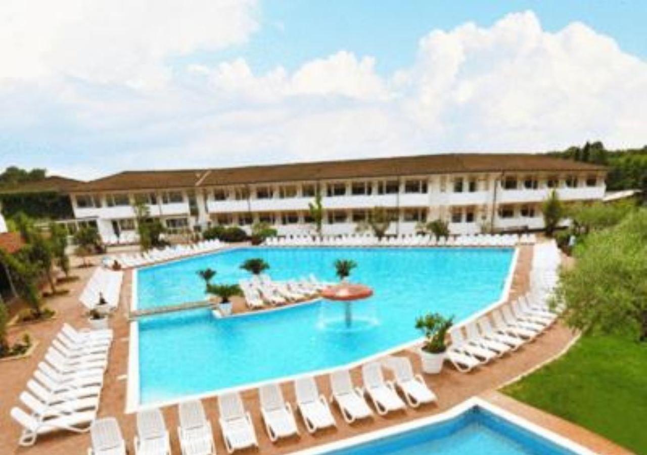 Hotel Centro Turistico Gardesano بوسولينغو المظهر الخارجي الصورة