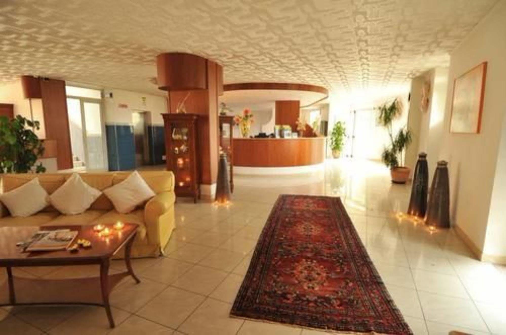 Hotel Centro Turistico Gardesano بوسولينغو المظهر الخارجي الصورة